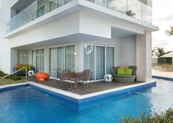 Pool Side Suite